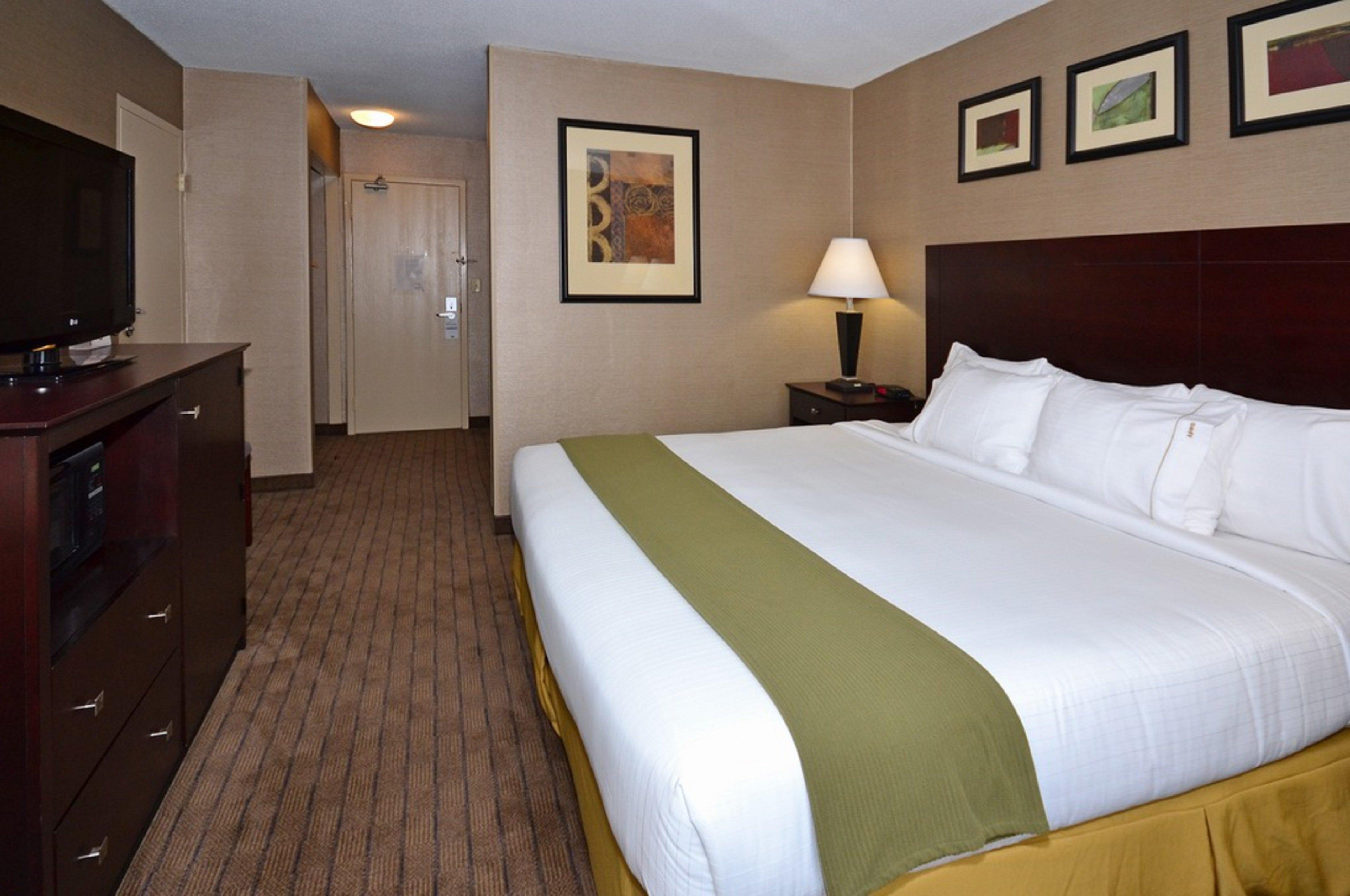 Holiday Inn Express Boston Brockton By Ihg Экстерьер фото