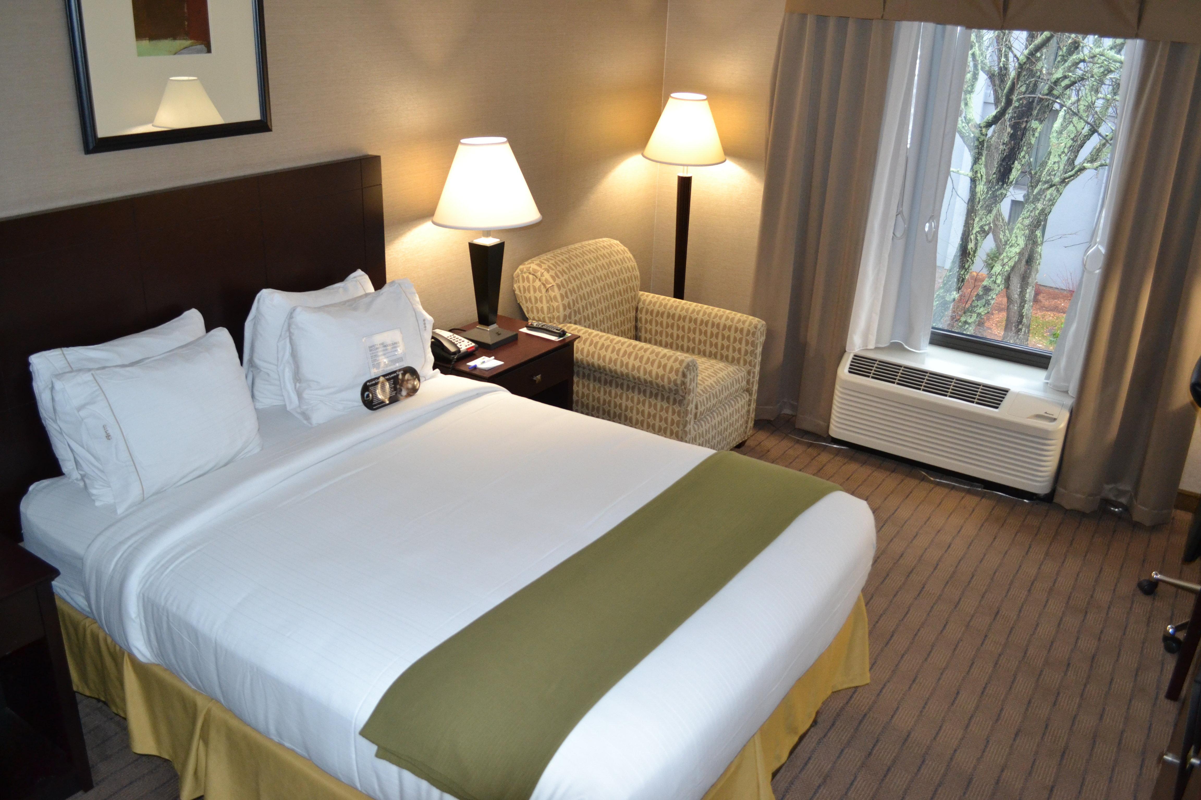 Holiday Inn Express Boston Brockton By Ihg Экстерьер фото