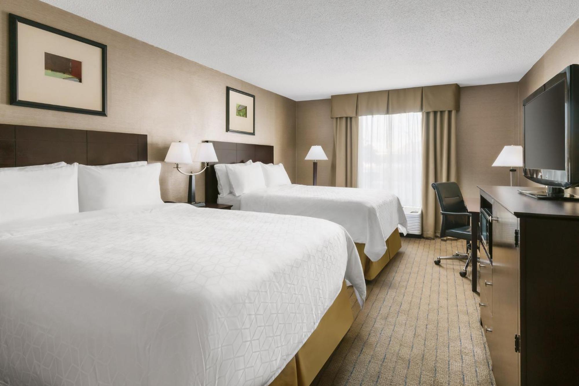 Holiday Inn Express Boston Brockton By Ihg Экстерьер фото
